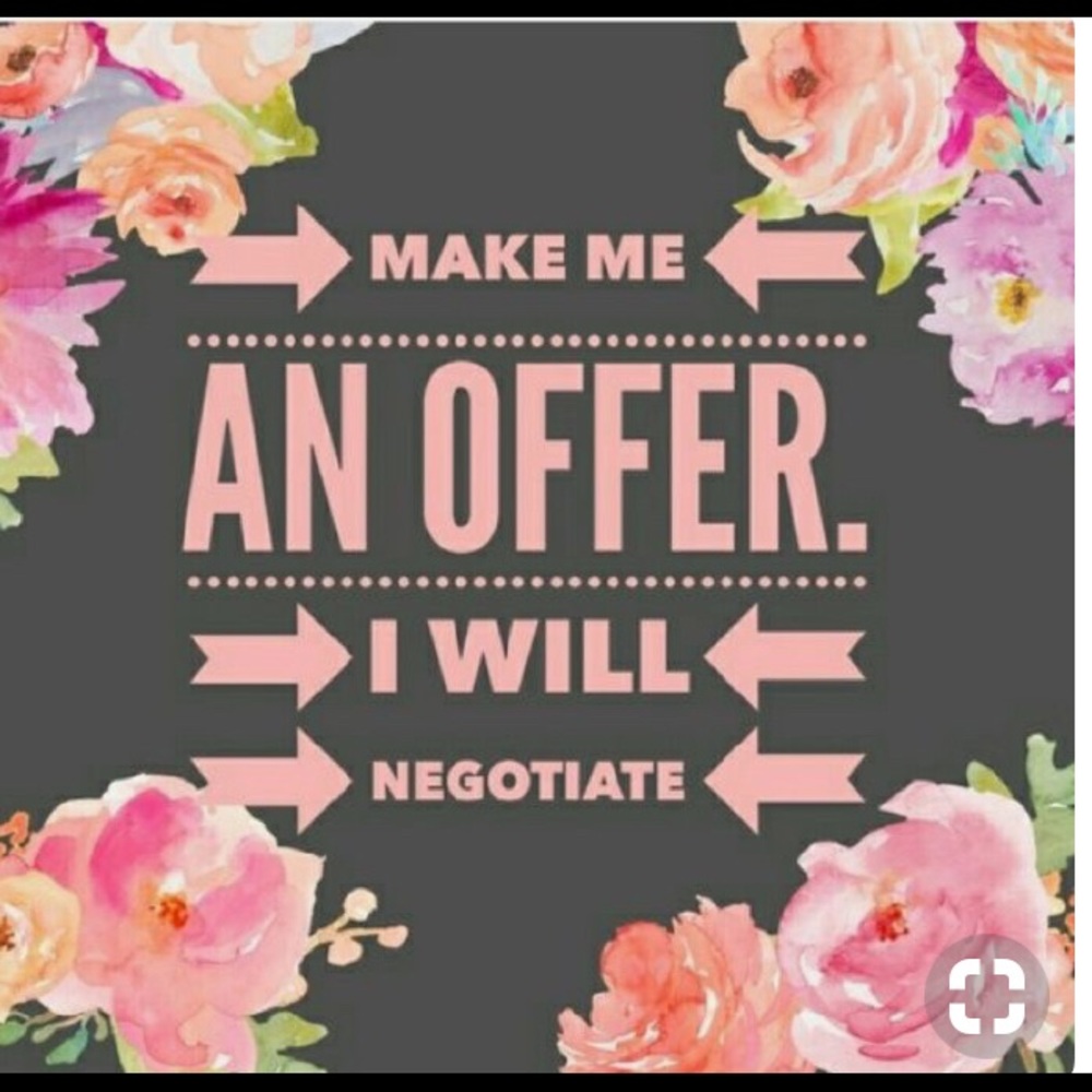 MAKE ME AN OFFER🌸🌸 EVREYTHING  IS NEGOTIABLE
